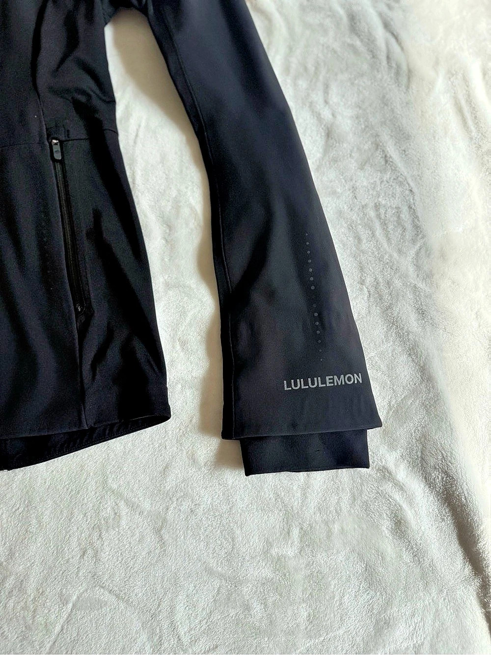 Lululemon Cross Chill Lightweight Run Jacket *Emboss Black Hooded Jacket Size 14 - Picture 5 of 9
